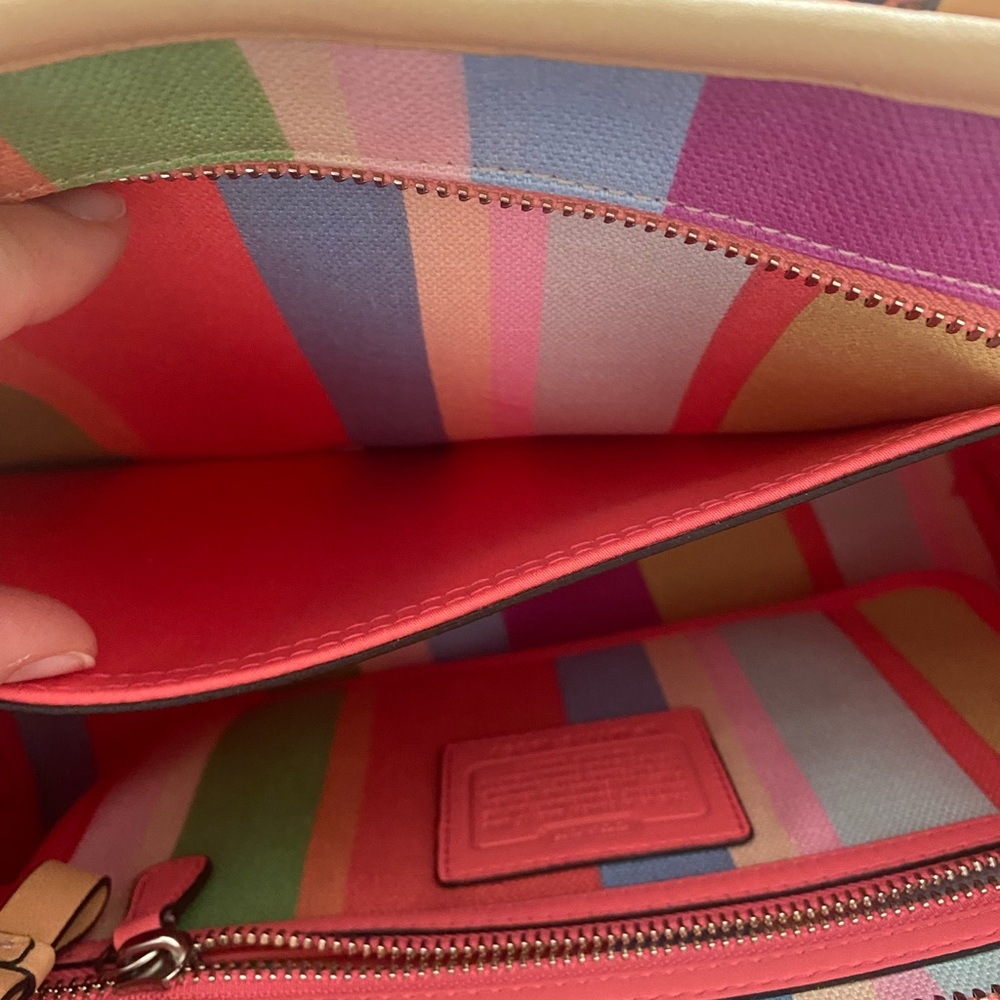Coach Hampton Weekend Multicolor Striped Tote & Dustbag - NWOT!! - Picture 10 of 13